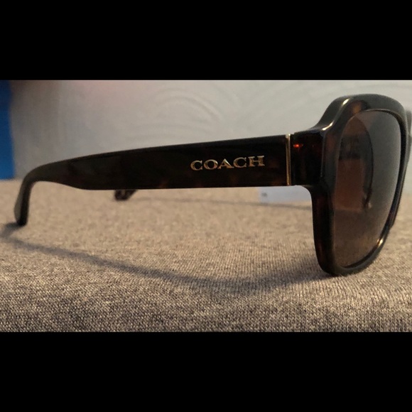 (NWT) Coach sunglasses - Picture 2 of 3